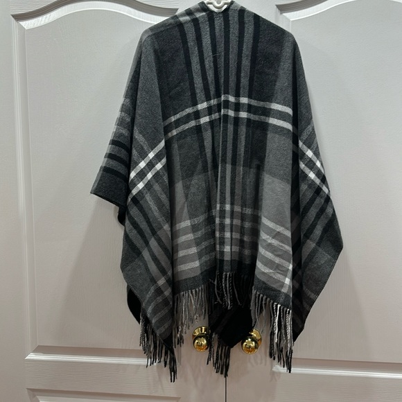 Scarf poncho wraps - Picture 2 of 9